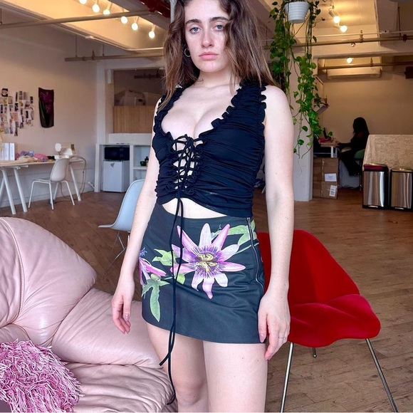 SOLD Purple Tyler mcgillivary “crinkle” top in Grape. - Picture 5 of 5